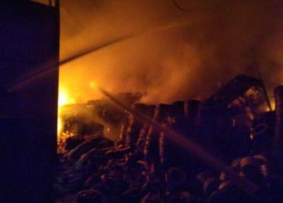 آتش سوزی گسترده در انبار 1200 متری جنوب تهران